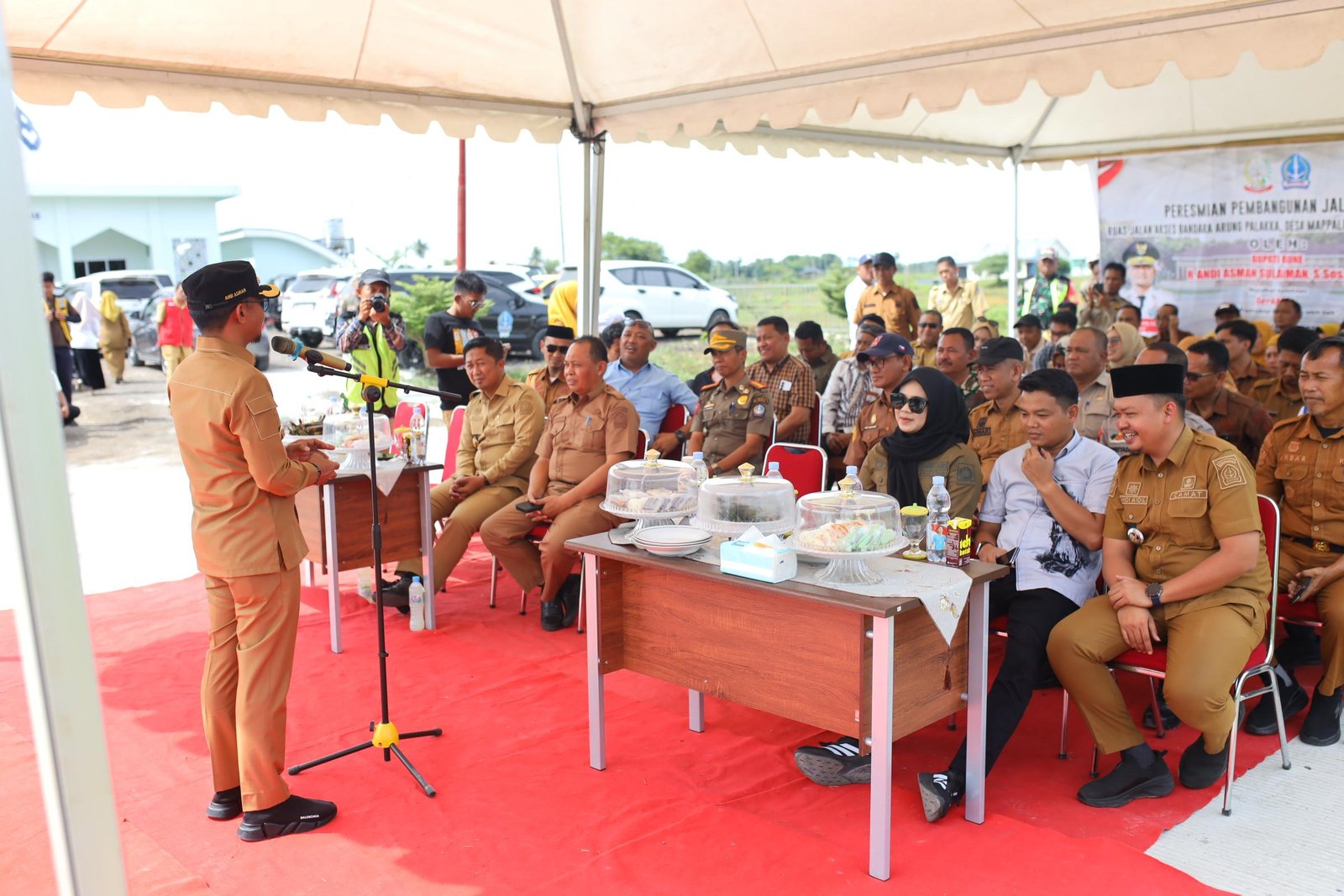 Bupati Bone Resmikan Jalan Beton Akses Bandara, Habiskan Anggaran 6,4 Milyar