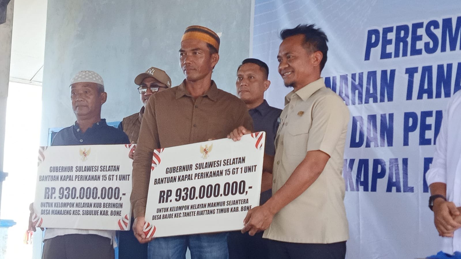 Komitmen Tingkatkan Kesejahtraan Nelayan, Gubernur SulSel Resmikan Rehabilitasi Revetment dan Bantuan Kapal Perikanan 15 GT