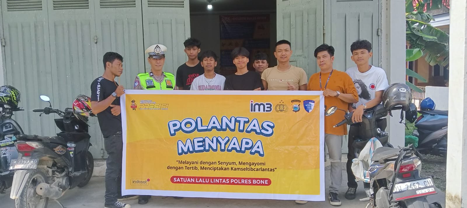Polantas Bone Sapa Kurir Lewat Program “Polantas Menyapa” Edukasi Tertib Berlalu Lintas