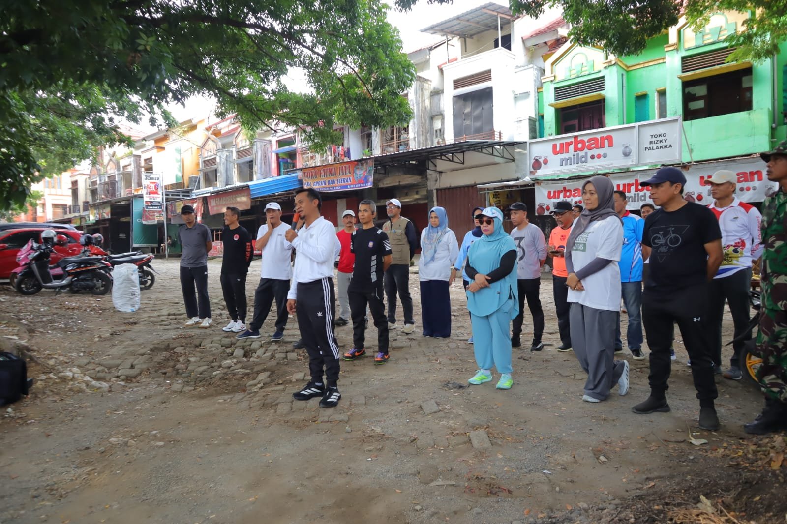 Tindak Lanjuti Instruksi Presiden, Bupati Pimpin Kerja Bakti Gerakan ASRI Serentak di Bone