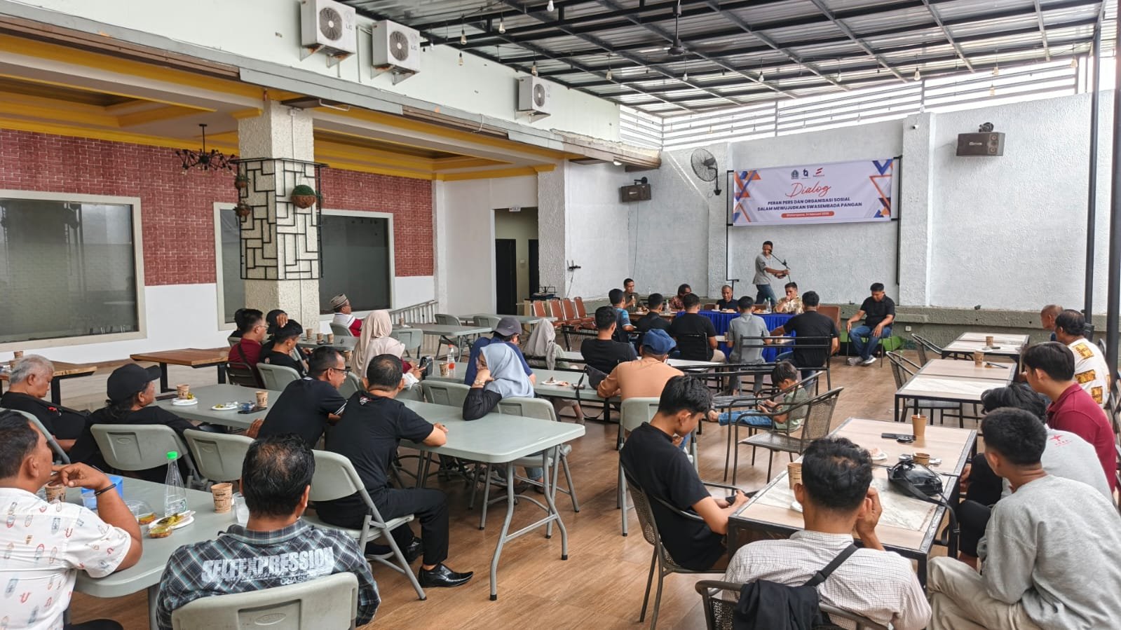 Dialog Peran Pers dan Organisasi Sosial, Kadis Kominfo Bone: Media Mitra Strategis Pemerintah