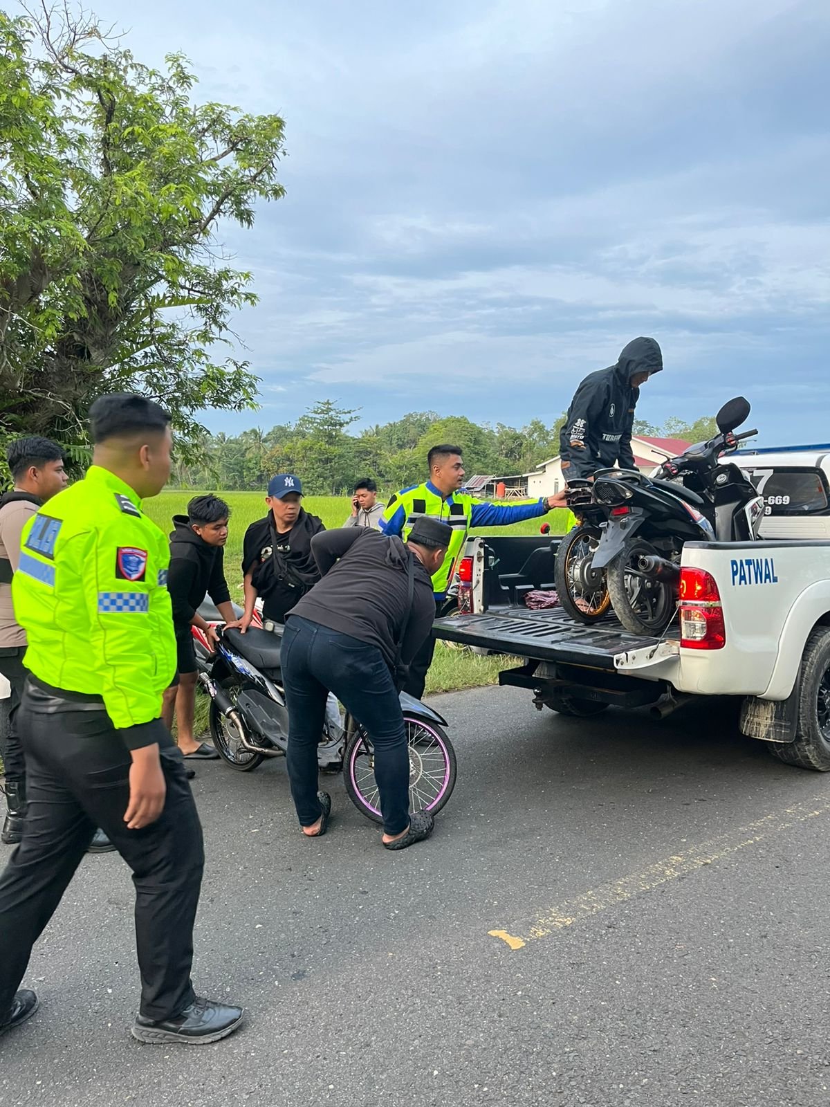 Balap Liar di Desa Usa – Abbumpungeng Di Bubarkan, Satlantas Polres Bone Amankan 30 Motor