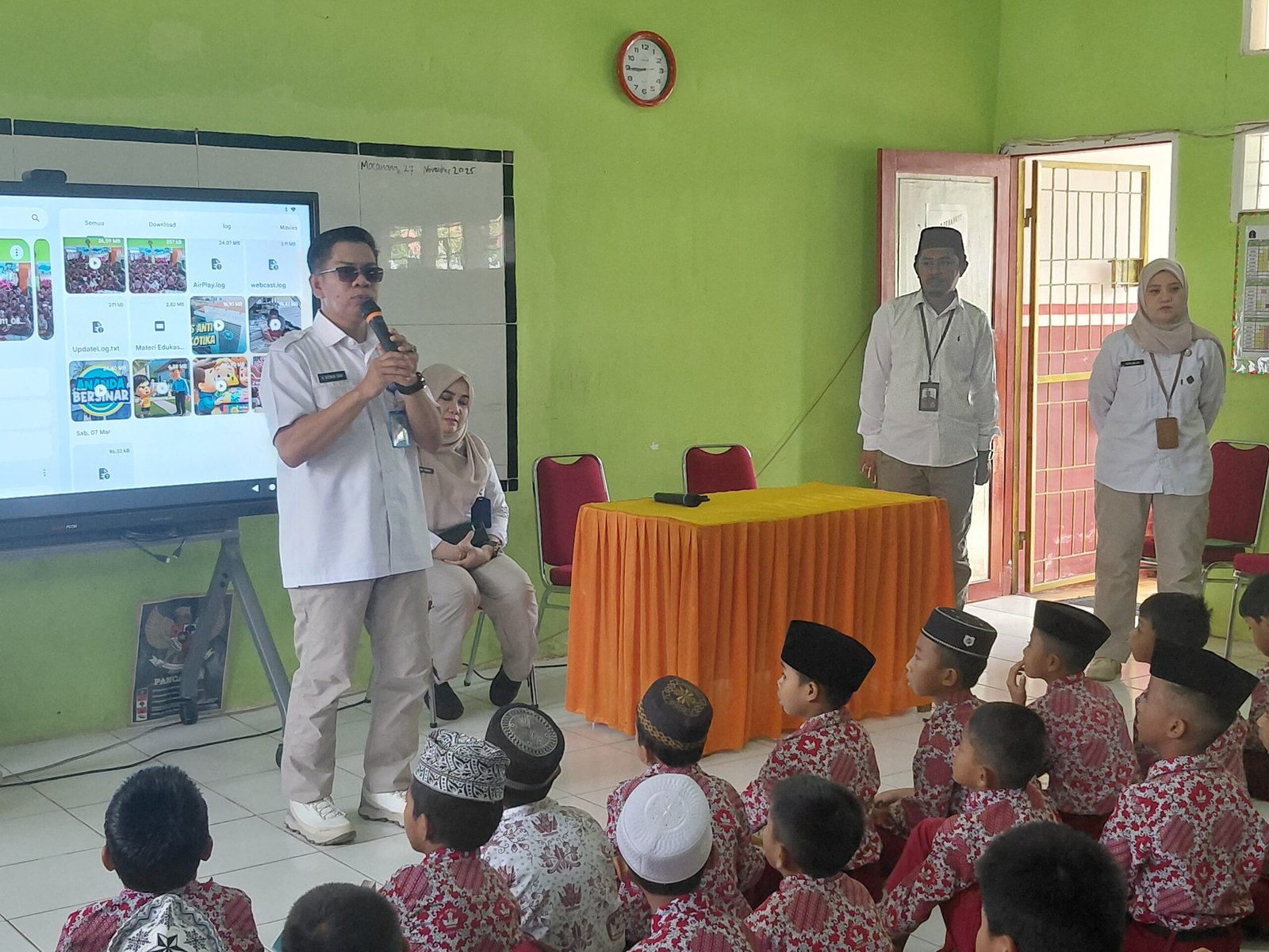 Isi Kegiatan Amaliah Ramadhan, SD Inpres 12/79 Macanang Hadirkan BNN Bone Sosialisasi Narkoba