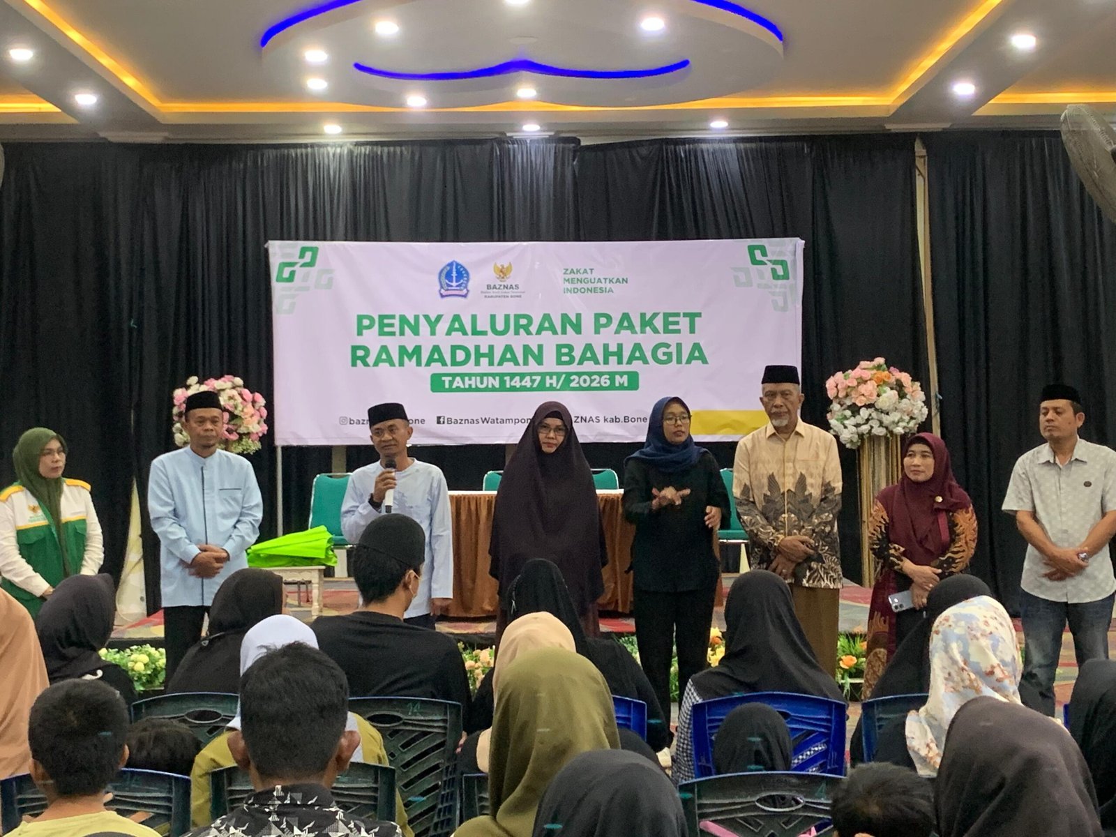 BAZNAS Bone Bersama Bupati Bone Salurkan Paket Ramadhan Bahagia 150 Penyandang Disabilitas