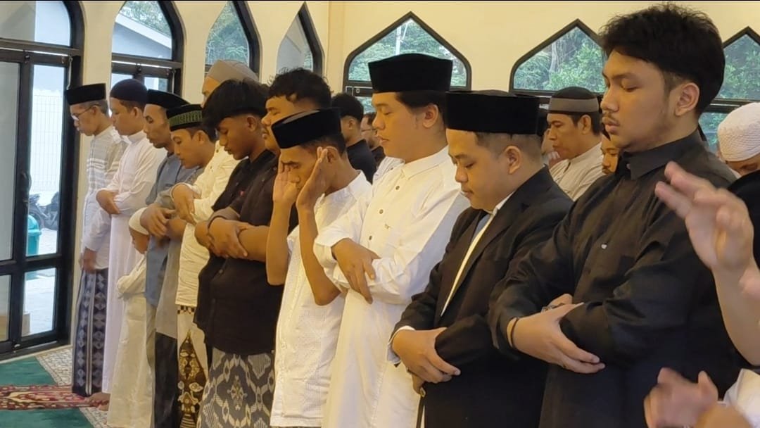 Pelaksanaan Shalat Idul Fitri 1447 H di Masjid Al Jabbar, di Hadiri Kasat Intelkam Polres Pelabuhan Mks, AKP.Muh. Yufsin
