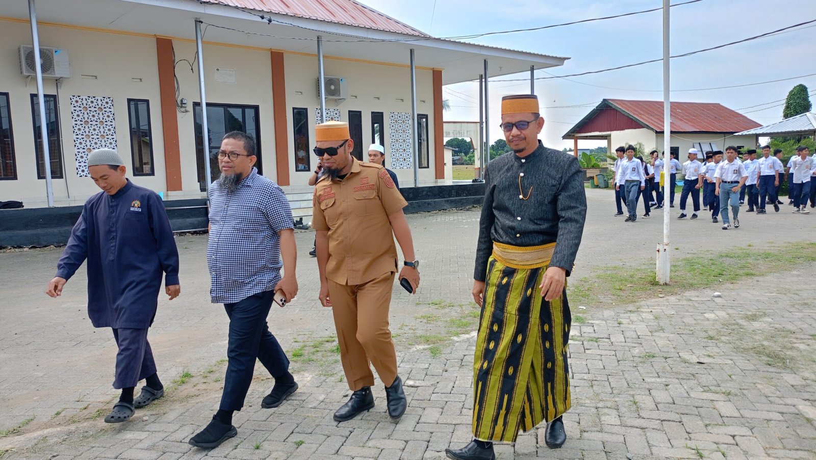 Kadisdik Provinsi Sulsel Tinjau Gedung Revitalisasi di SMA IT Sains Ibnu Qayyim Bone