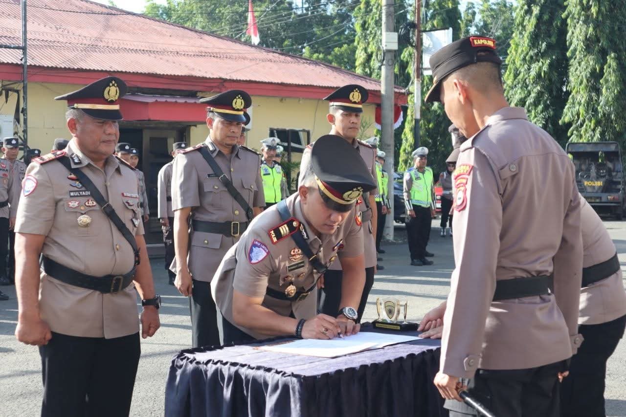 Sejumlah PJU Dan Kapolsek Berganti, Polres Bone Gelar Sertijab