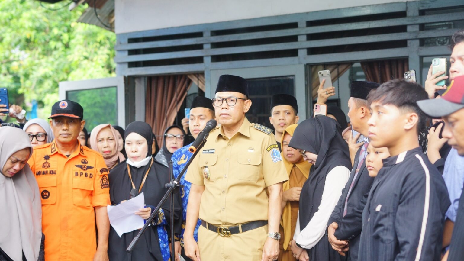 Wakil Bupati Bone Pimpin Pelepasan Jenazah Pejabat Dinas Kebudayaan