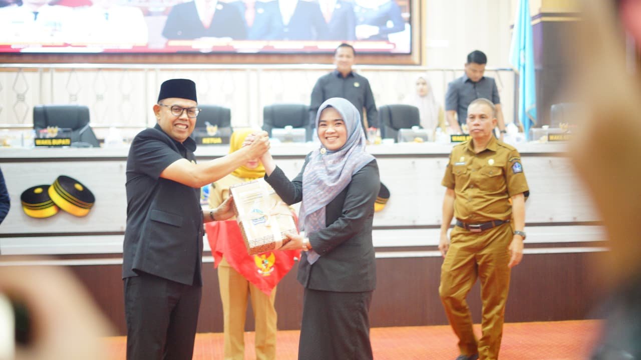 Wakil Bupati Bone Hadiri Paripurna DPRD Penyampaian Rekomendasi LKPJ Bupati 2025