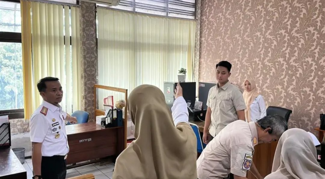 Tingkatkan Disiplin, Bupati Bone Lakukan Sidak ASN: Tingkat Kehadiran Capai 85 Persen