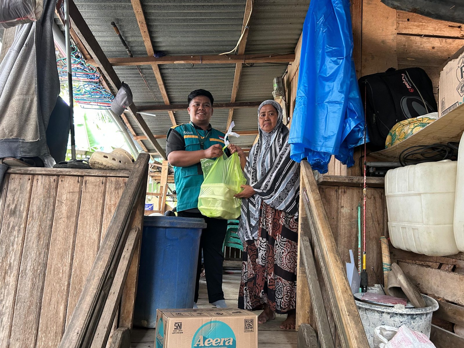 LAZ WIZ Bone Salurkan Bantuan untuk Korban Banjir di Panyula dan Sambaloge Baru