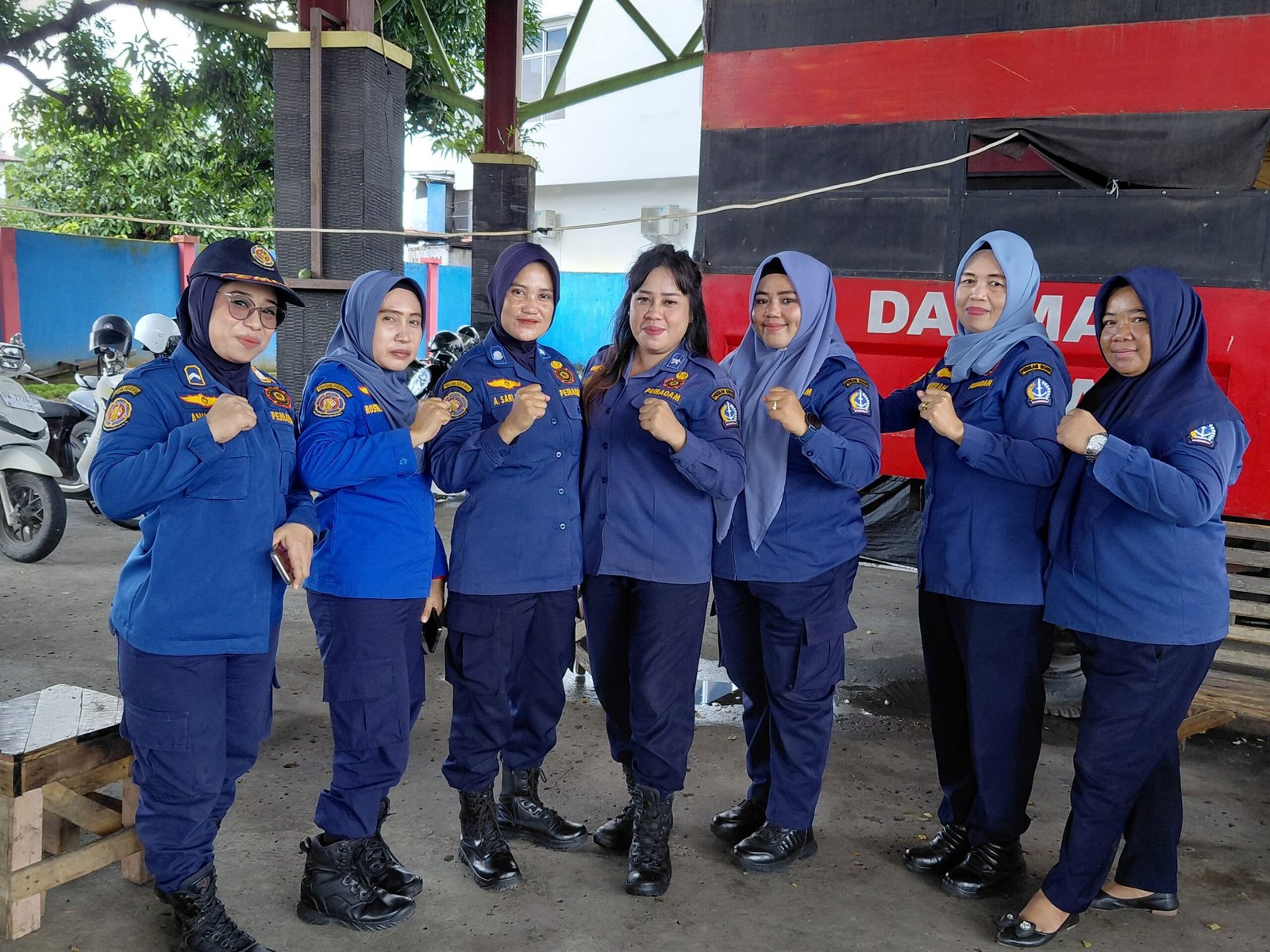 Mengenal Srikandi Damkar Bone, Perempuan Tangguh Peran Dukung Penjinak Si Jago Merah