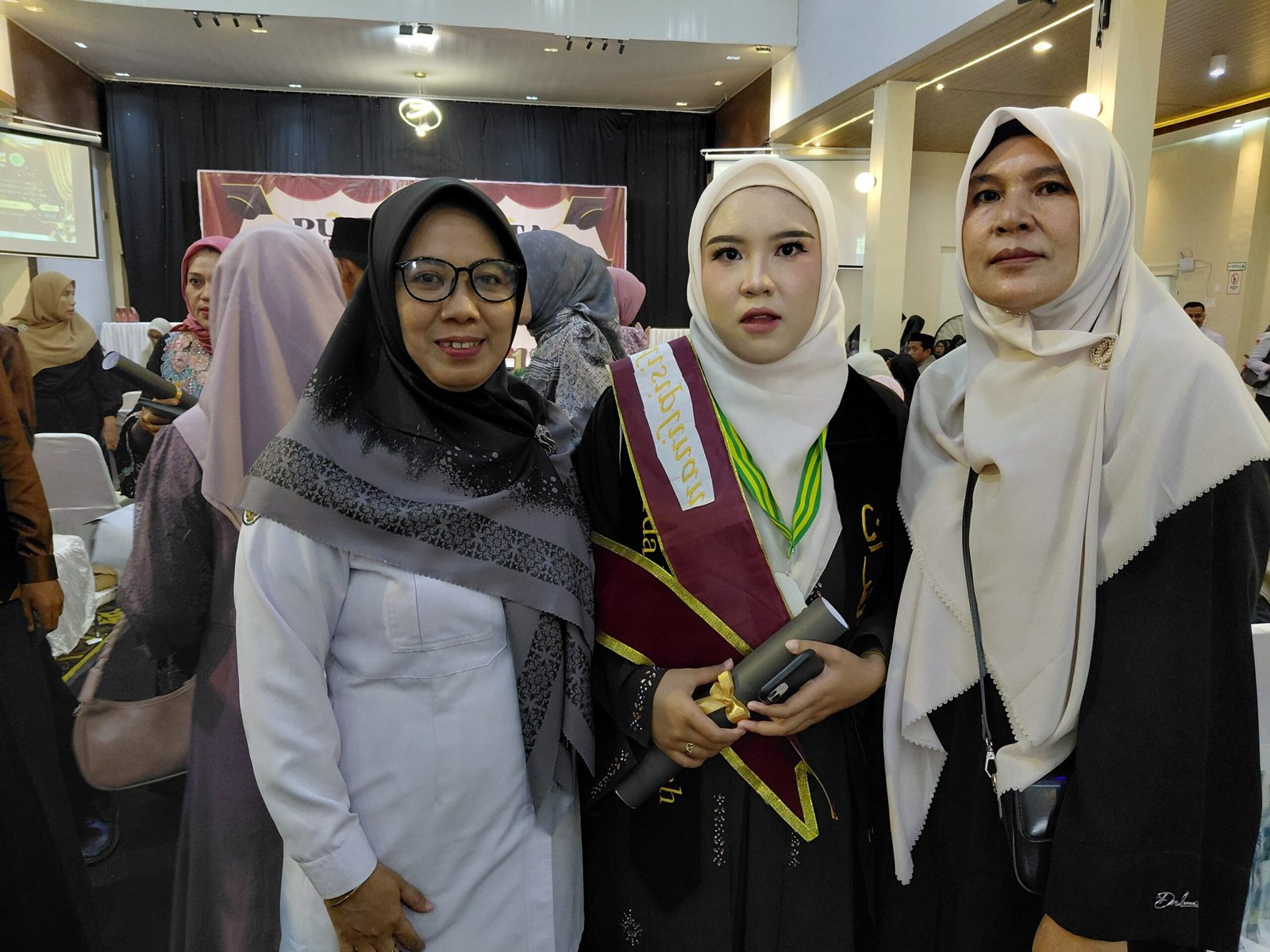 Firda Febry Fadillah Ukir Berbagai Prestasi Acara Purnawiyata Sekolah MTs Al-Faaizun Ta 2025/2026 Walau tanpa Ayah disisinya