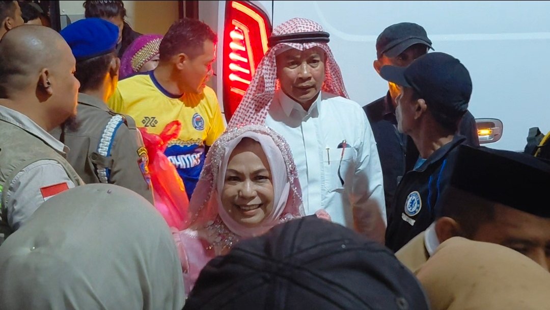 Kedatangan Jamaah Haji Kloter O3 UPG/ 1 Bone Mengalami Keterlambatan 6 Jam 1 Jamaah Meninggal Di Kloter ini.