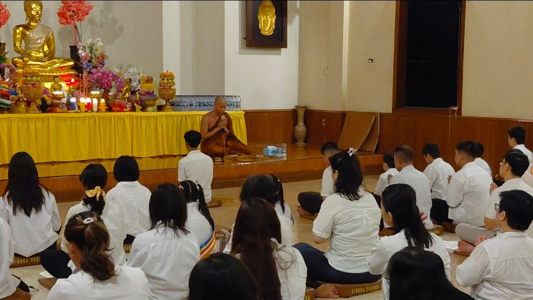 Moment Tri Suci Waisak 2570 BE Umat Buddha di Kabupaten Bone Berlangsung Sederhana dan Khidmat