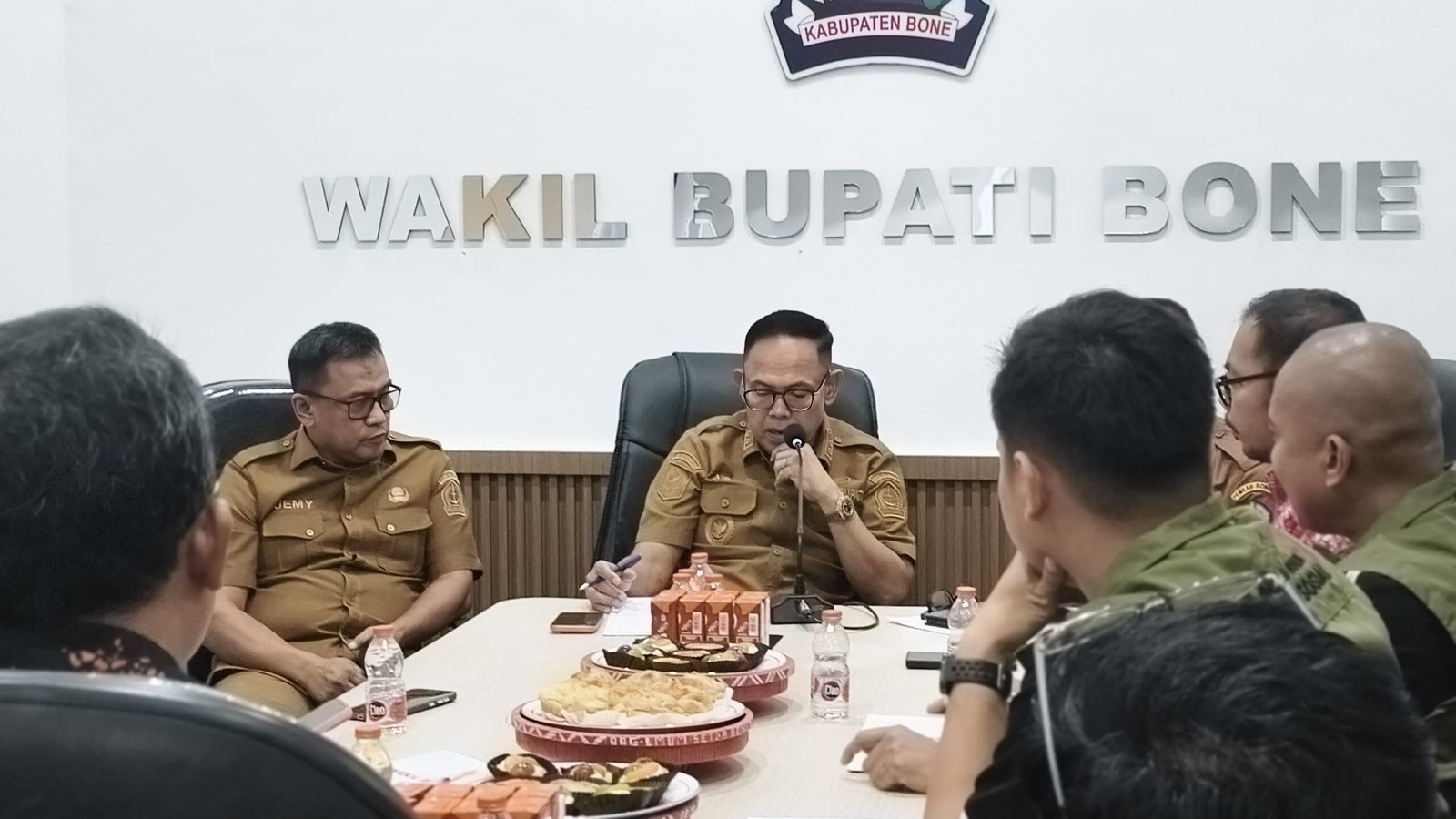 Wabup Bone AAP,  Terima Tim Kemensos, Bahas Persiapan MPLS hingga Pembangunan Permanen Sekolah Rakyat