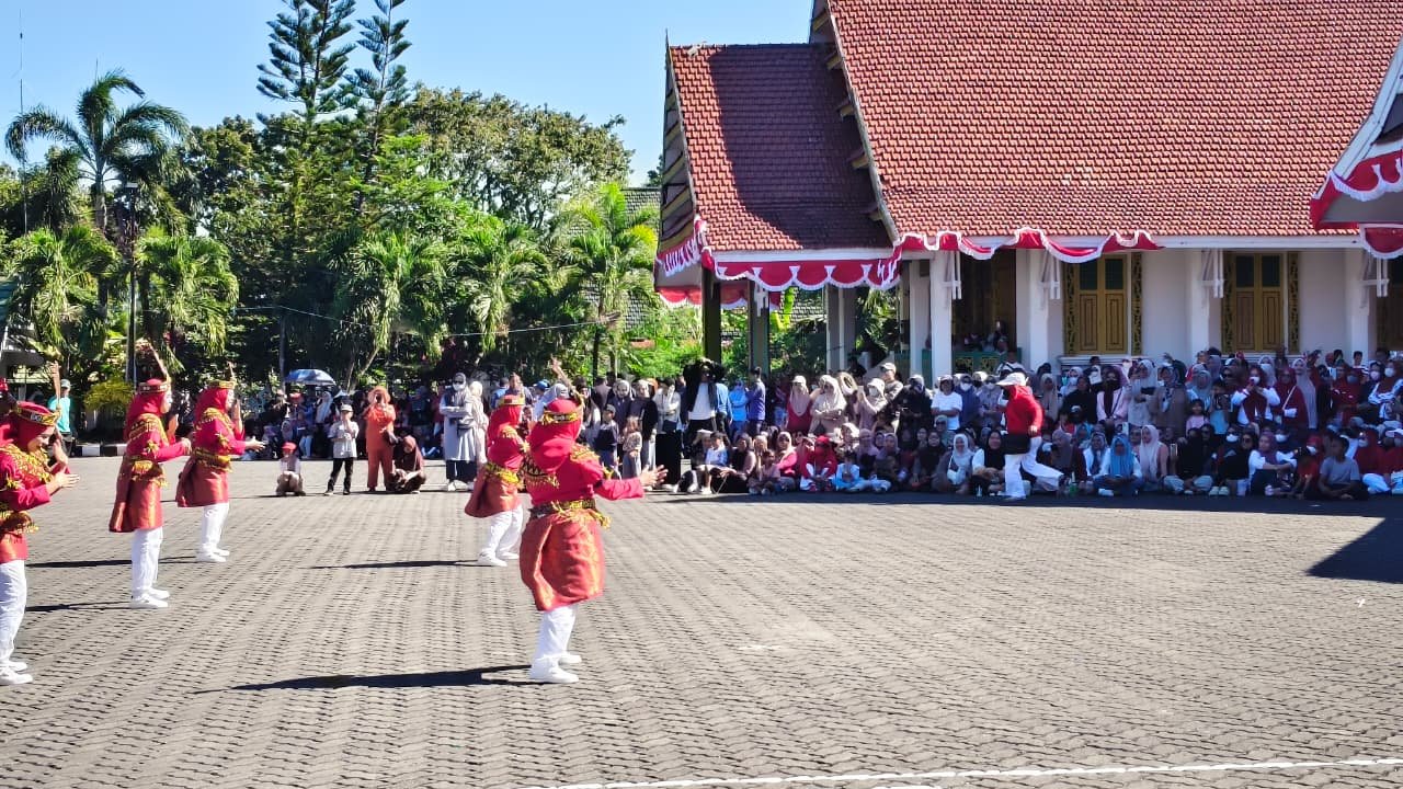 Lomba Senam Kreasi Sesi II, di Buka Wabup Bone AAP, Ajak ASN Semarakkan HUT RI ke 81